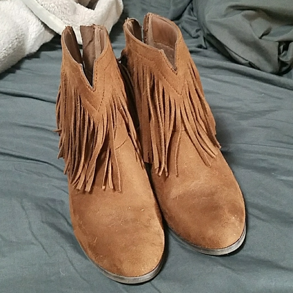 Fringe suede booties